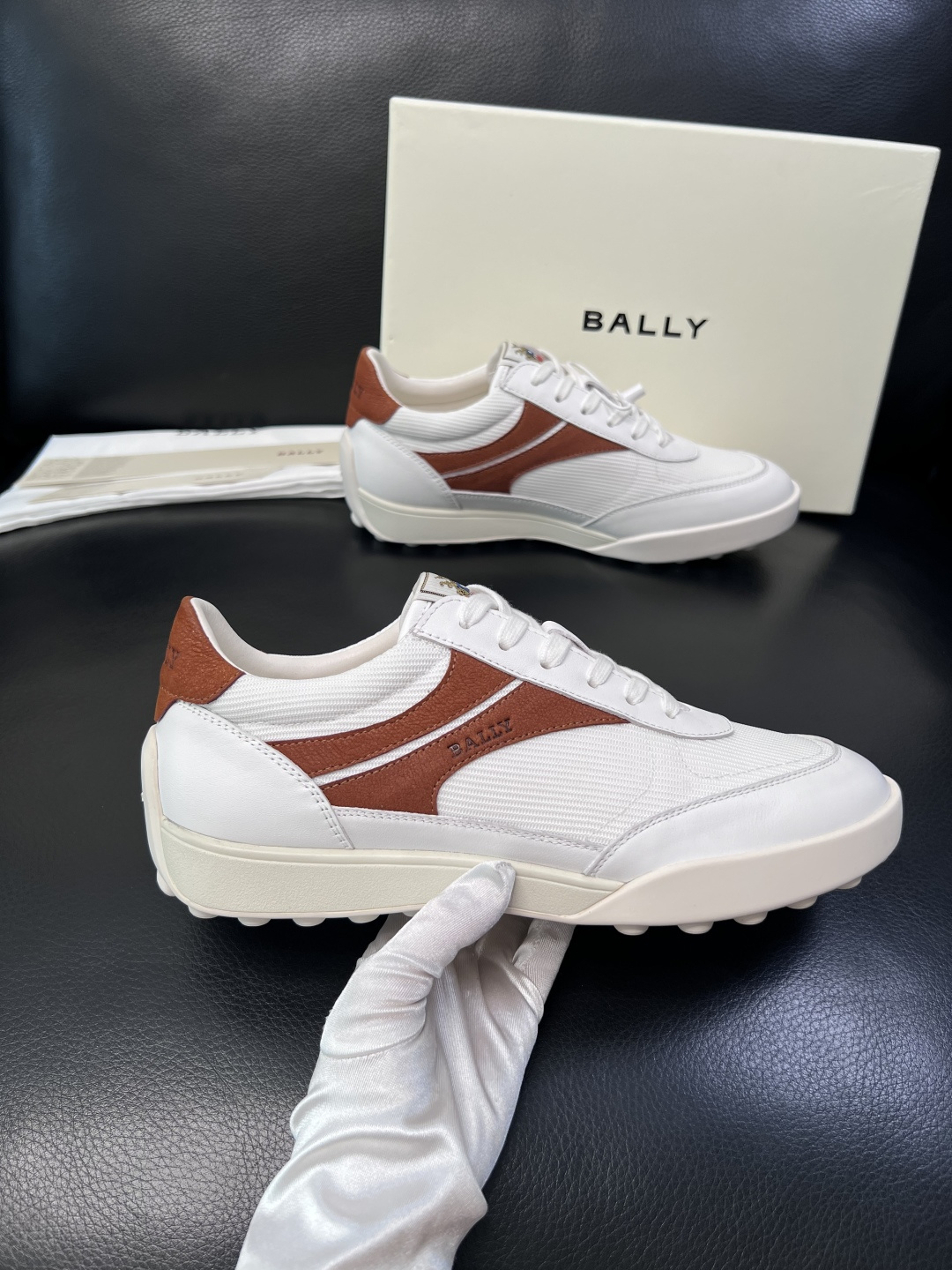 BALLY  高品质  顶级工艺品  巴利 专柜同原厂配置 ，鞋面意大利进口牛皮面料，进口水染牛皮里垫 