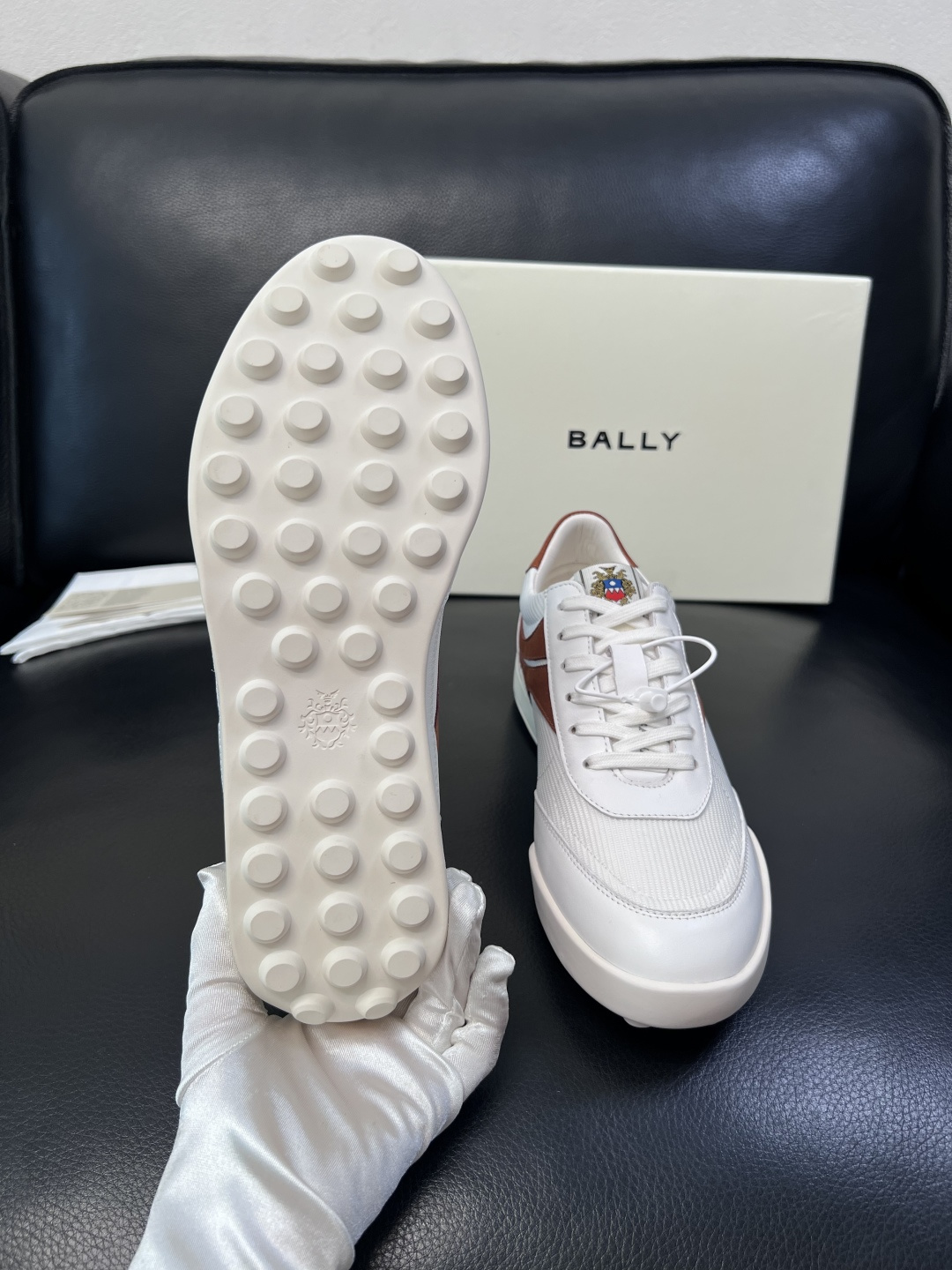 BALLY  高品质  顶级工艺品  巴利 专柜同原厂配置 ，鞋面意大利进口牛皮面料，进口水染牛皮里垫 