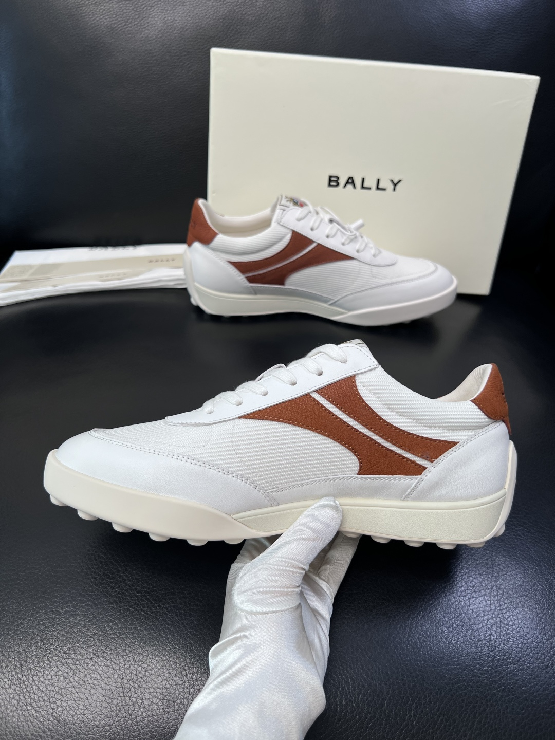 BALLY  高品质  顶级工艺品  巴利 专柜同原厂配置 ，鞋面意大利进口牛皮面料，进口水染牛皮里垫 