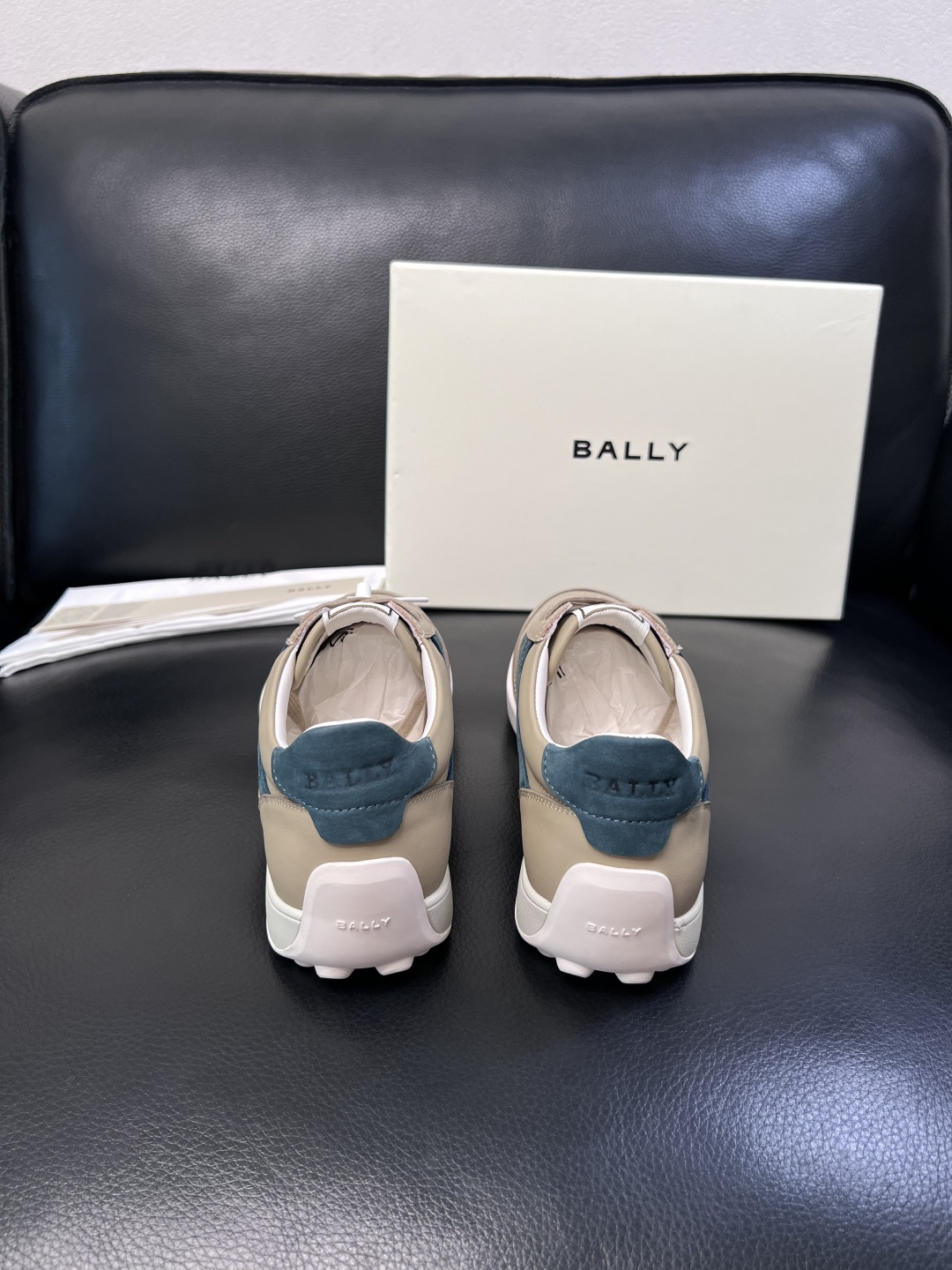 BALLY  高品质  顶级工艺品  巴利 专柜同原厂配置 ，鞋面意大利进口牛皮面料，进口水染牛皮里垫 
