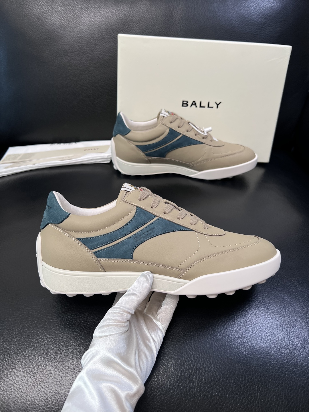 BALLY  高品质  顶级工艺品  巴利 专柜同原厂配置 ，鞋面意大利进口牛皮面料，进口水染牛皮里垫 