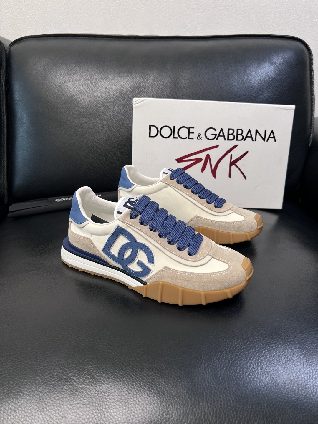 NO:833196,Dolce & Gabbana's high-quality top crafts, Dolce & Gabbana's popular counter new products are synchronized, uppers are imported cowhide fabrics from Italy, high-quality complex craftsmanship, imported water-dyed cowhide pads, original soles are specially provided by the original factory, exclusive movable molded soles are super comfortable, original factory follow-up goods, code number 39-44 (customized 38 45),, Dolce&Gabbana, Dolce&Gabbana, cowhide19860909Dolce & Gabbana高品质 顶级工艺品 杜嘉班纳 爆款专柜新品同步,鞋面意大利进口牛皮面料,高品质复杂工艺,进口水染牛皮垫,鞋底原厂特供原版底,独家活动成型底超级舒适,原厂跟单货, 码数 39-44（订做38 45）,,Dolce&Gabbana,Dolce&Gabbana,cowhide,Men's shoes