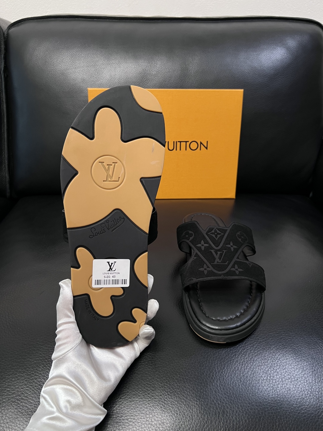 Lv  高品质  顶级工艺品  路易威登，拖鞋  专柜同步原厂配置，鞋面意大利进口，高品质拼接缤纷色彩复