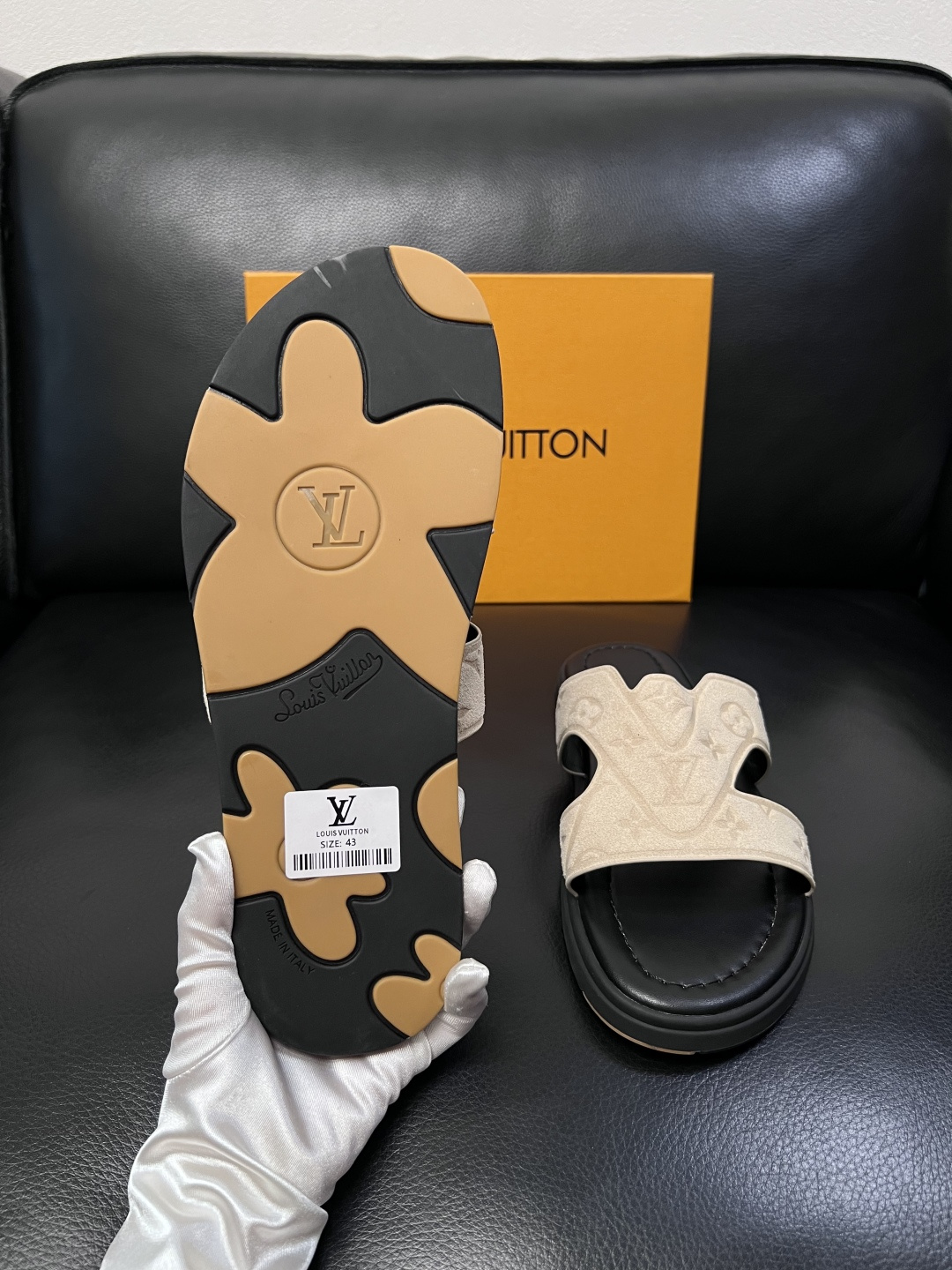 Lv  高品质  顶级工艺品  路易威登，拖鞋  专柜同步原厂配置，鞋面意大利进口，高品质拼接缤纷色彩复