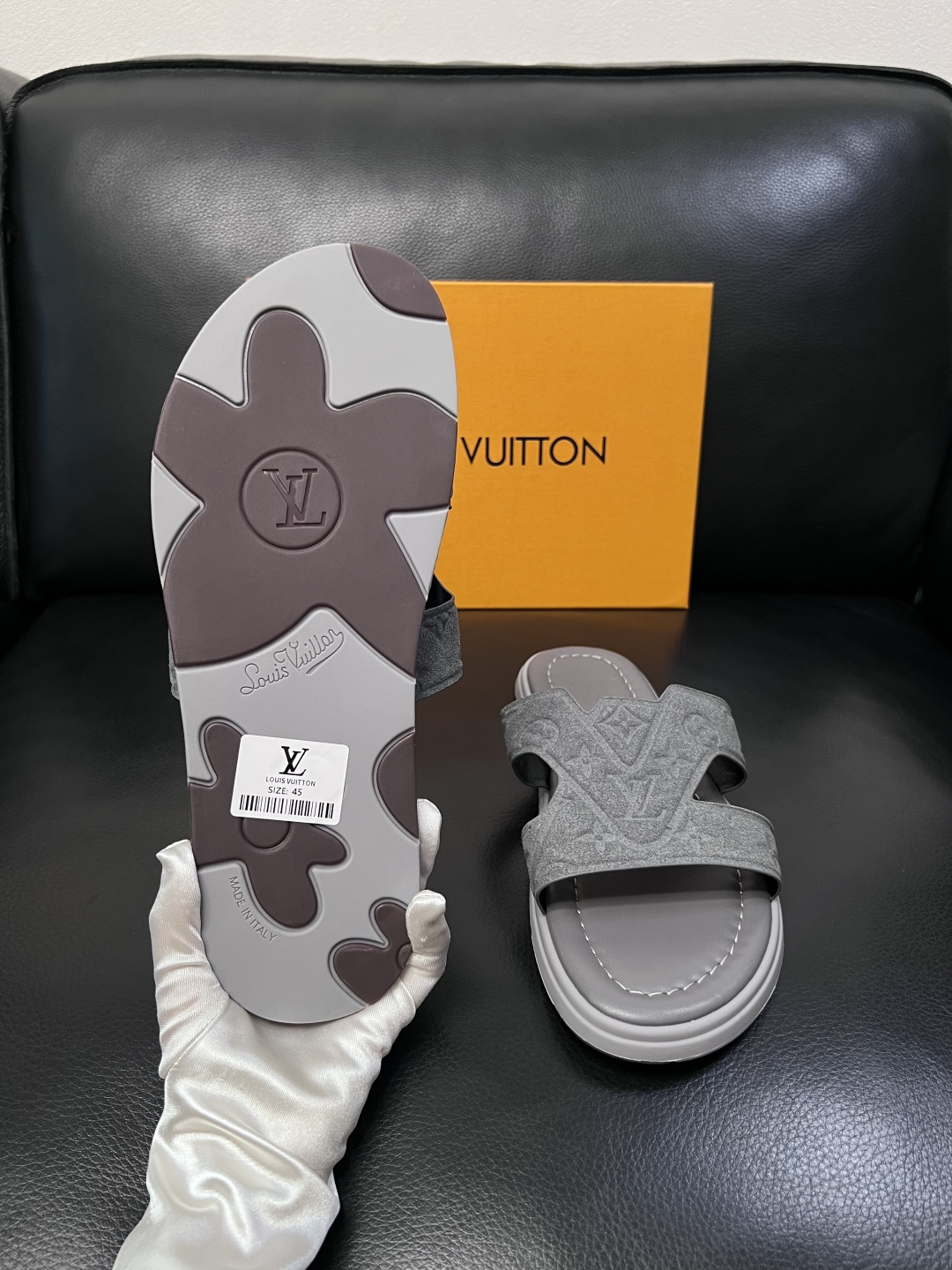 Lv  高品质  顶级工艺品  路易威登，拖鞋  专柜同步原厂配置，鞋面意大利进口，高品质拼接缤纷色彩复