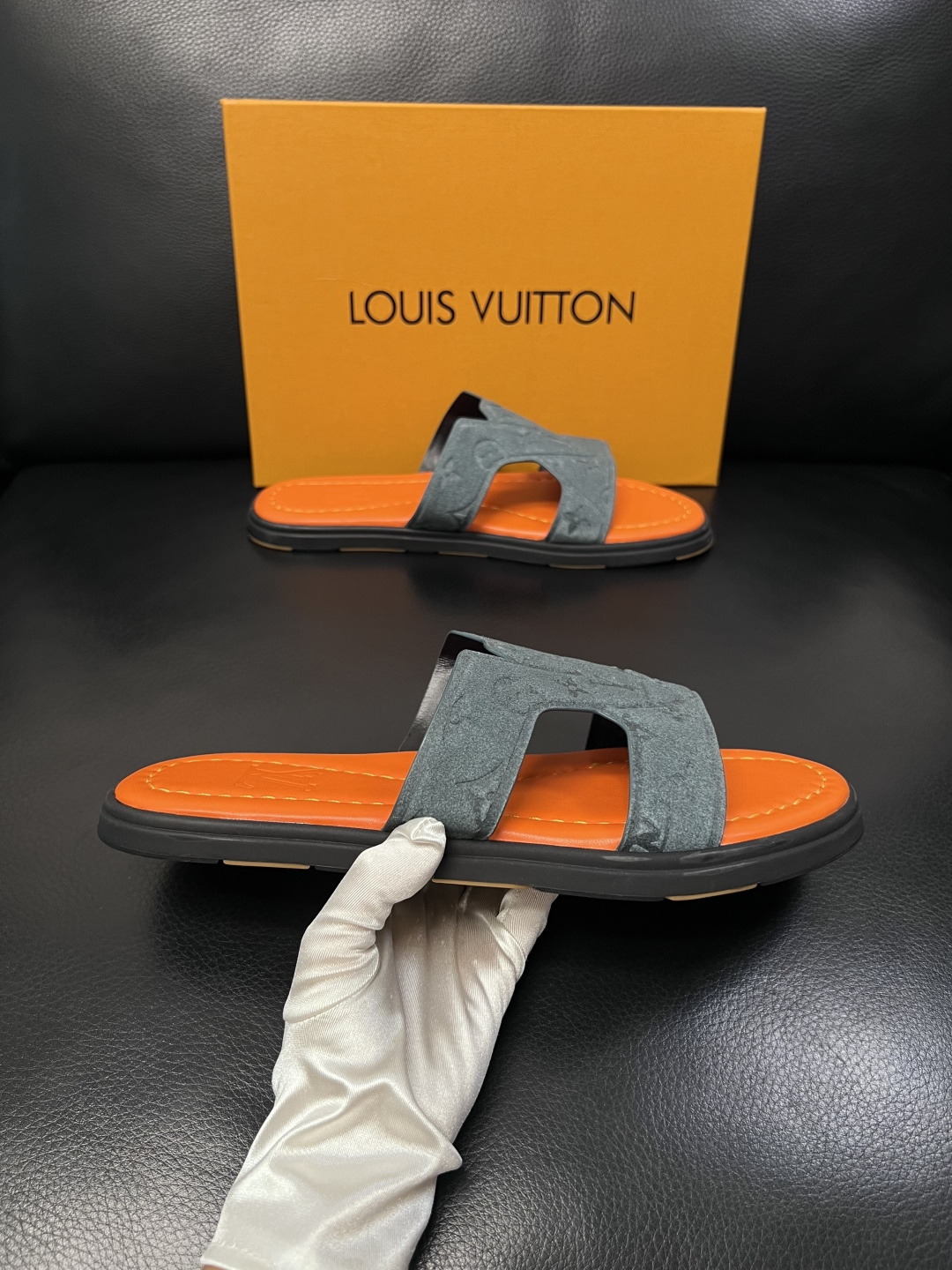 Lv  高品质  顶级工艺品  路易威登，拖鞋  专柜同步原厂配置，鞋面意大利进口，高品质拼接缤纷色彩复