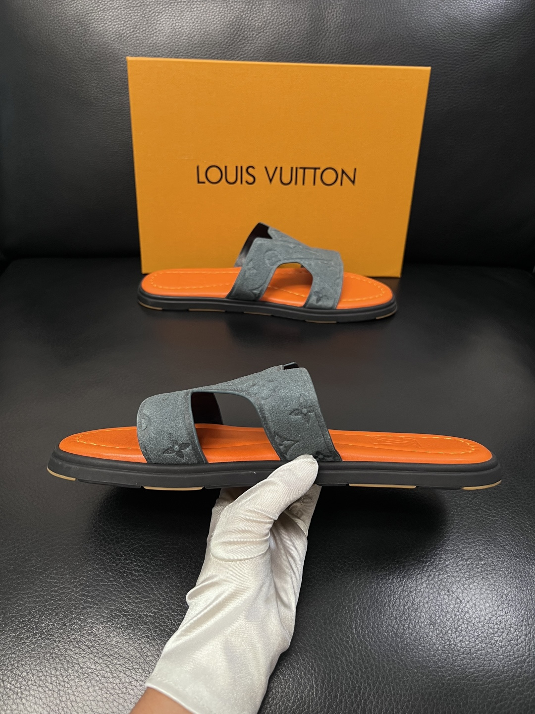 Lv  高品质  顶级工艺品  路易威登，拖鞋  专柜同步原厂配置，鞋面意大利进口，高品质拼接缤纷色彩复