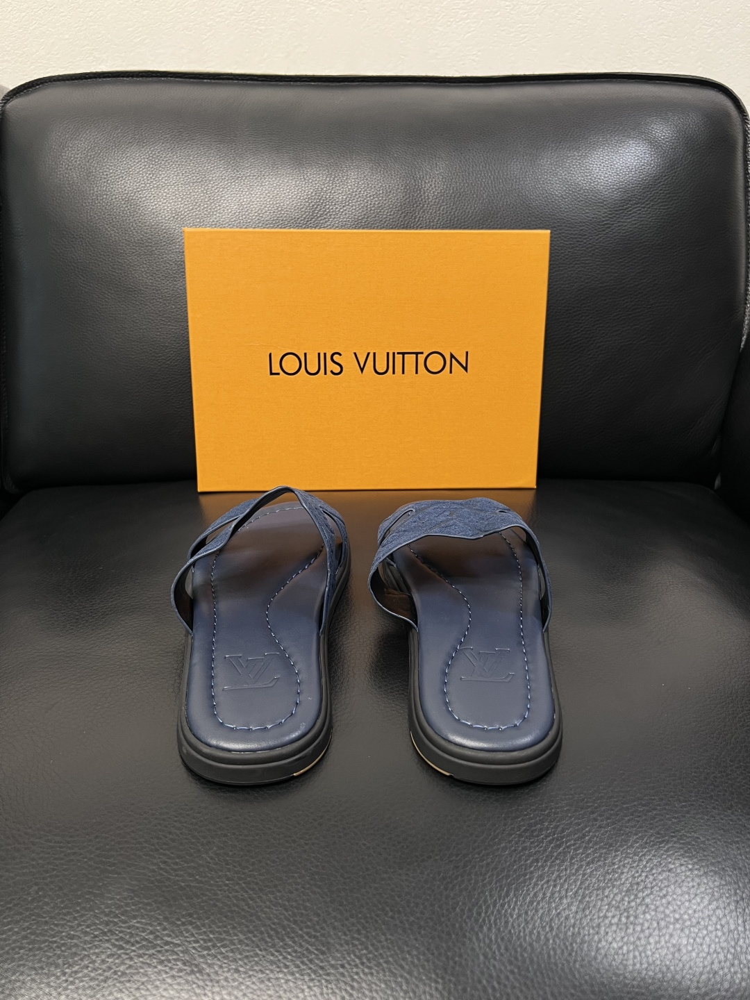 Lv  高品质  顶级工艺品  路易威登，拖鞋  专柜同步原厂配置，鞋面意大利进口，高品质拼接缤纷色彩复