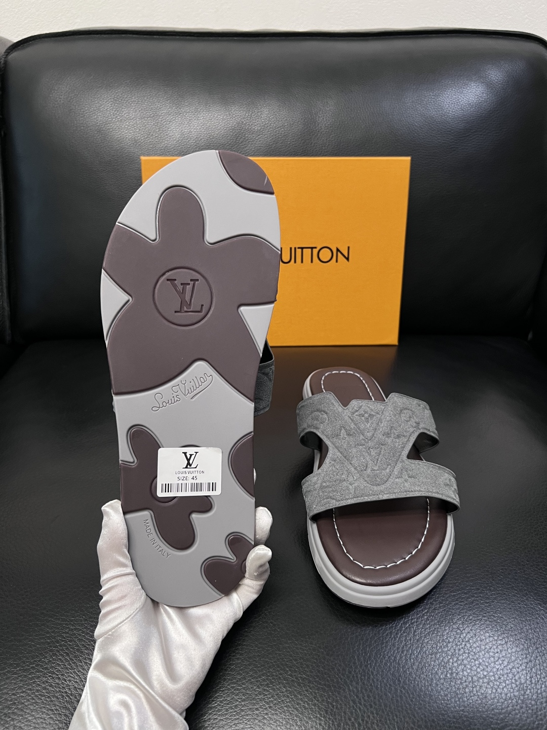 Lv  高品质  顶级工艺品  路易威登，拖鞋  专柜同步原厂配置，鞋面意大利进口，高品质拼接缤纷色彩复