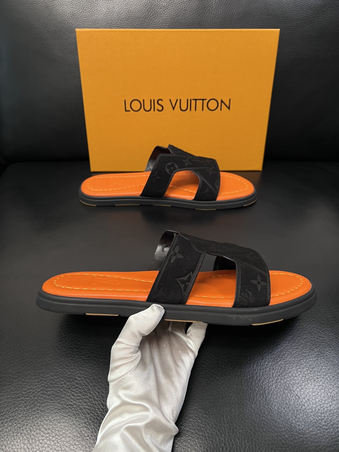 Lv  高品质  顶级工艺品  路易威登，拖鞋  专柜同步原厂配置，鞋面意大利进口，高品质拼接缤纷色彩复