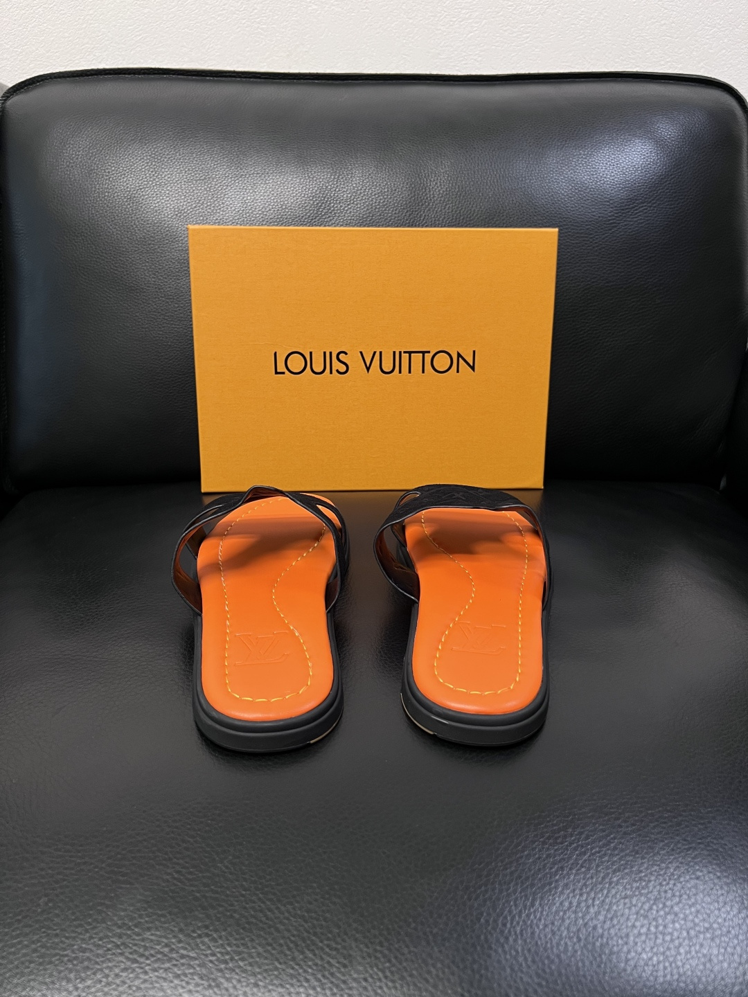 Lv  高品质  顶级工艺品  路易威登，拖鞋  专柜同步原厂配置，鞋面意大利进口，高品质拼接缤纷色彩复