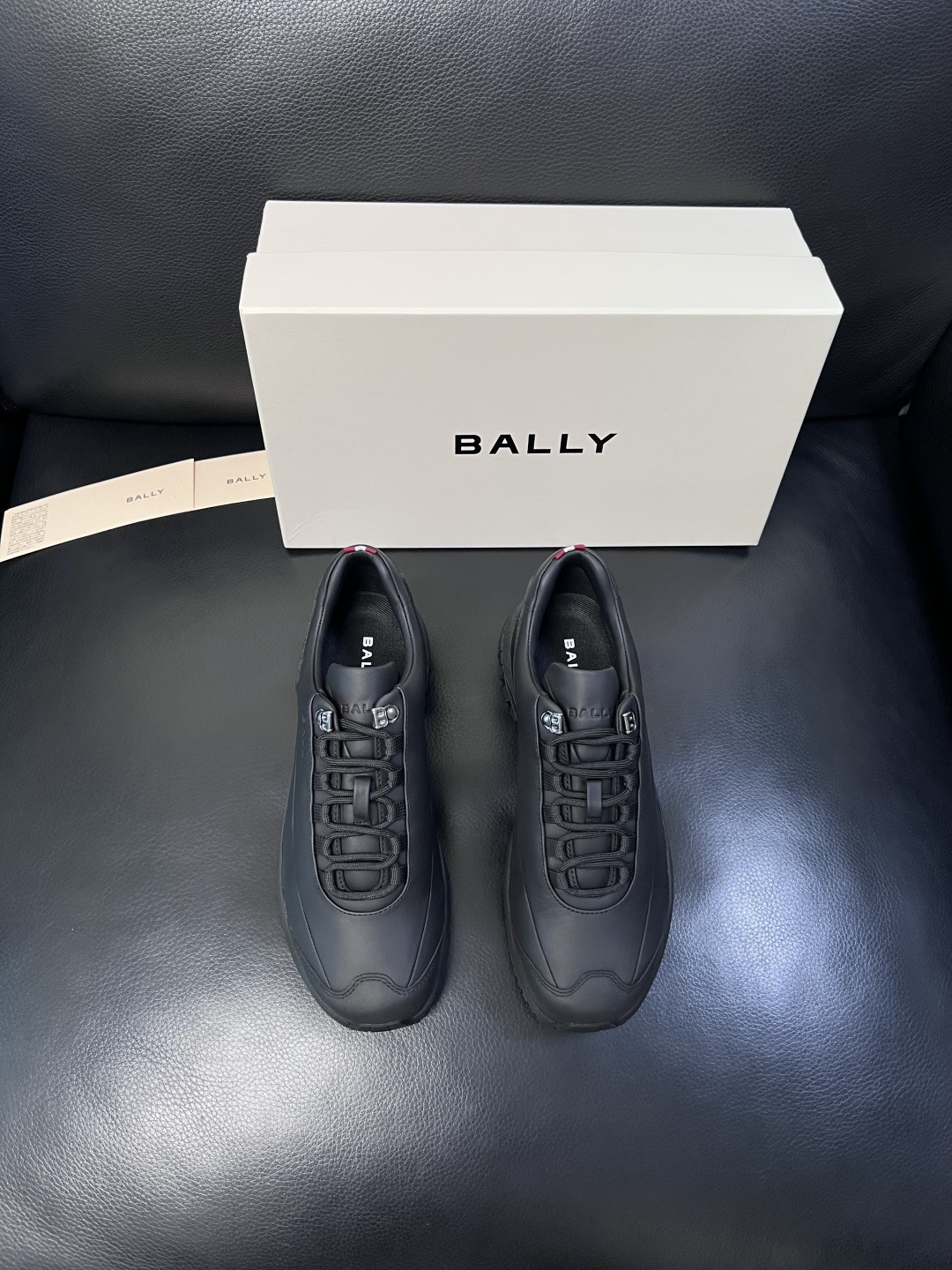 BALLY  高品质  顶级工艺品  巴利 专柜同原厂配置 ，鞋面意大利进口牛皮面料，进口水染牛皮里垫 
