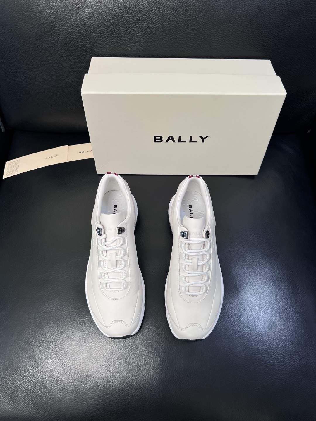 BALLY  高品质  顶级工艺品  巴利 专柜同原厂配置 ，鞋面意大利进口牛皮面料，进口水染牛皮里垫 
