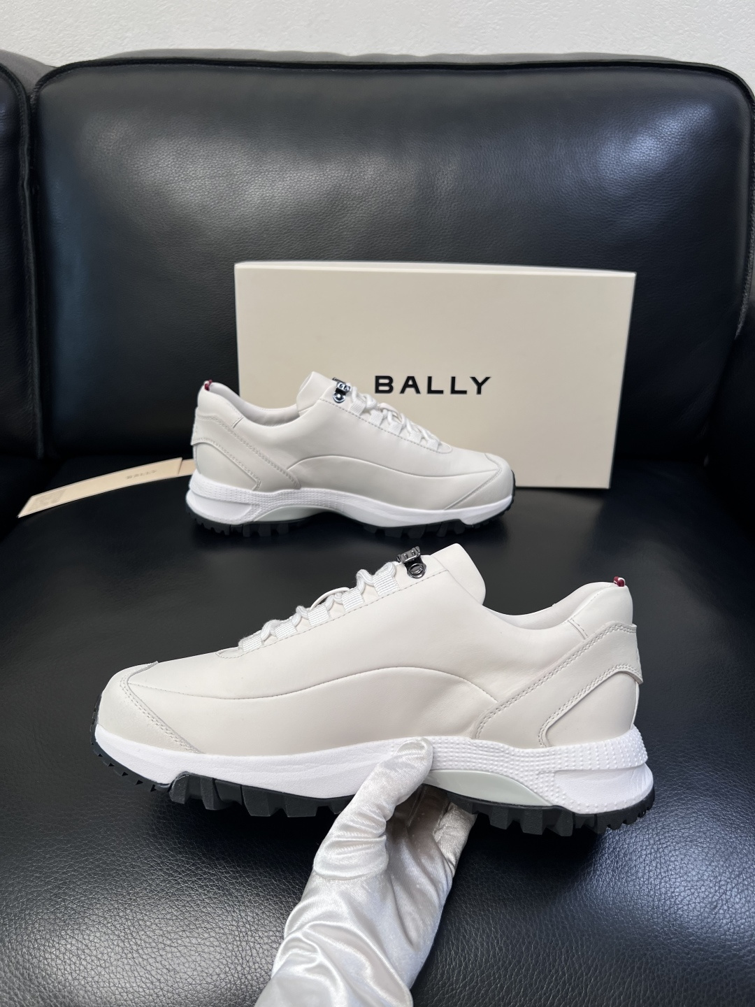 BALLY  高品质  顶级工艺品  巴利 专柜同原厂配置 ，鞋面意大利进口牛皮面料，进口水染牛皮里垫 