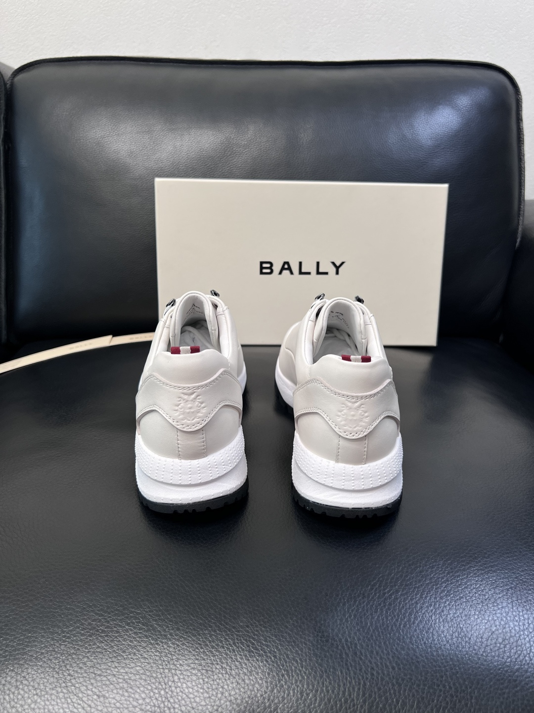 BALLY  高品质  顶级工艺品  巴利 专柜同原厂配置 ，鞋面意大利进口牛皮面料，进口水染牛皮里垫 