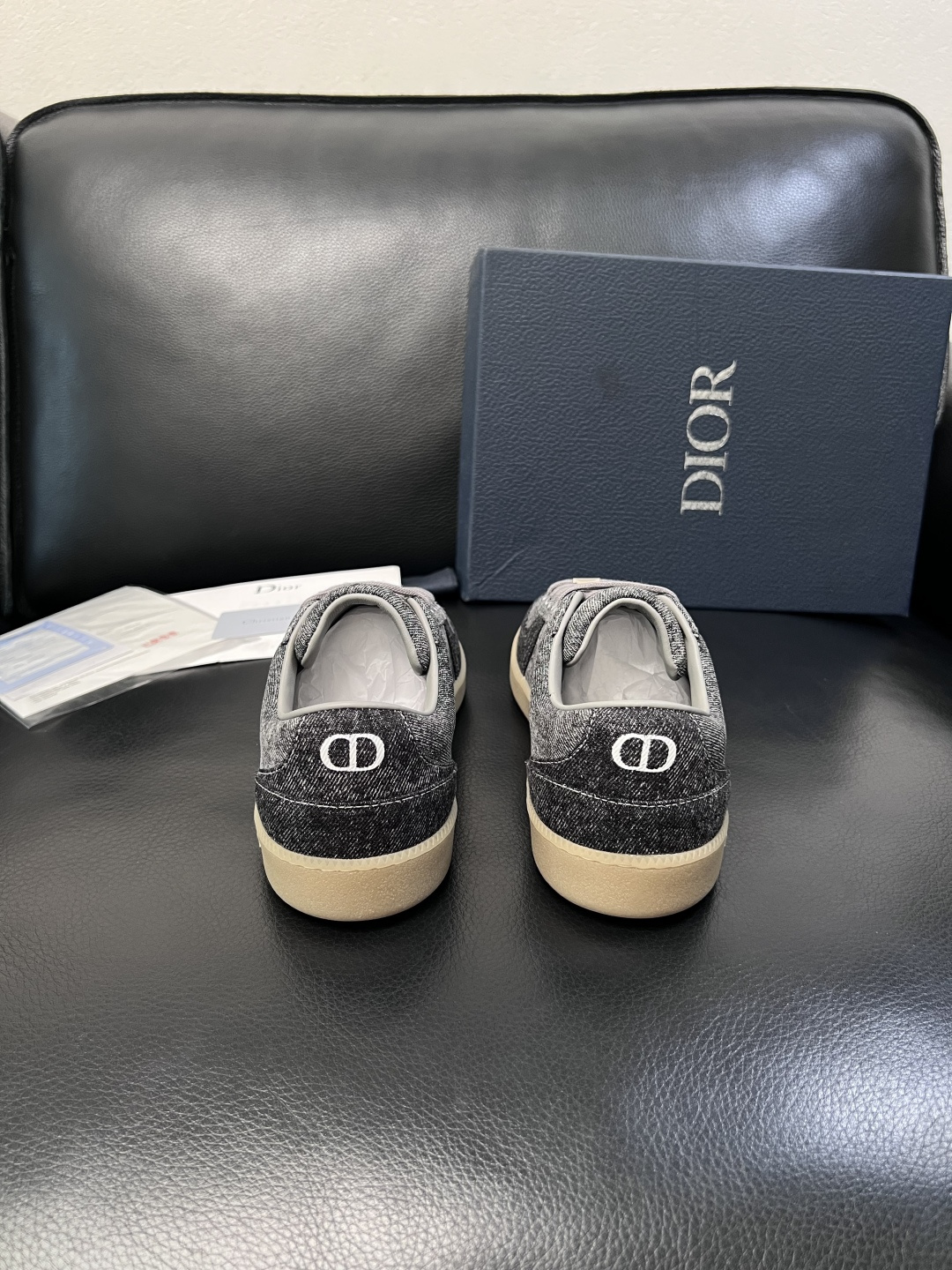 Dior 顶级工艺品 迪奥  专柜同步 原厂配置，意大利进口原版牛皮面料，透气舒适进口水染牛里垫，鞋底：