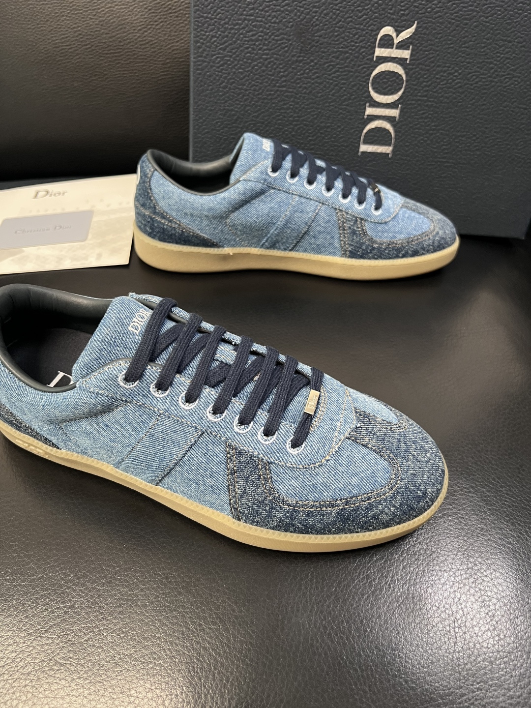 Dior 顶级工艺品 迪奥  专柜同步 原厂配置，意大利进口原版牛皮面料，透气舒适进口水染牛里垫，鞋底：