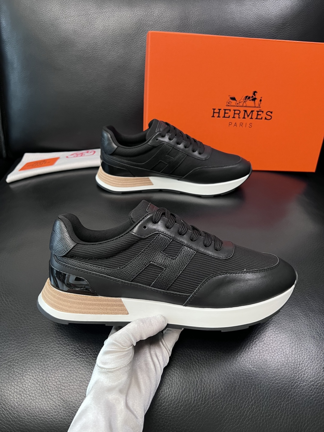Hermes  高品质  顶级工艺品  爱马仕 专柜同步 原厂配置，意大利进口原版牛皮面料，高品质拼接工