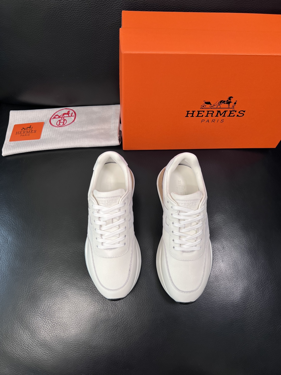 Hermes  高品质  顶级工艺品  爱马仕 专柜同步 原厂配置，意大利进口原版牛皮面料，高品质拼接工