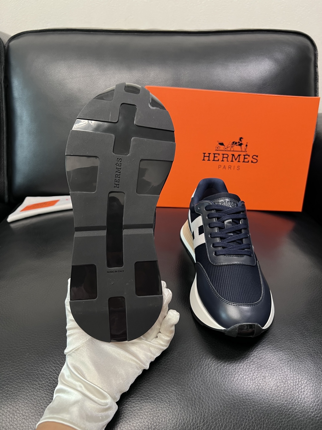 Hermes  高品质  顶级工艺品  爱马仕 专柜同步 原厂配置，意大利进口原版牛皮面料，高品质拼接工