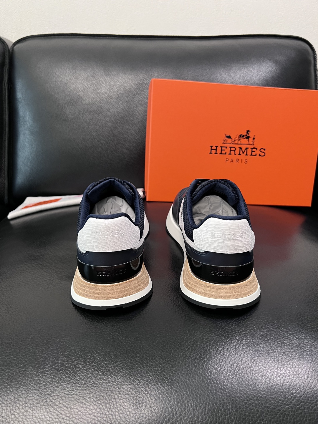 Hermes  高品质  顶级工艺品  爱马仕 专柜同步 原厂配置，意大利进口原版牛皮面料，高品质拼接工