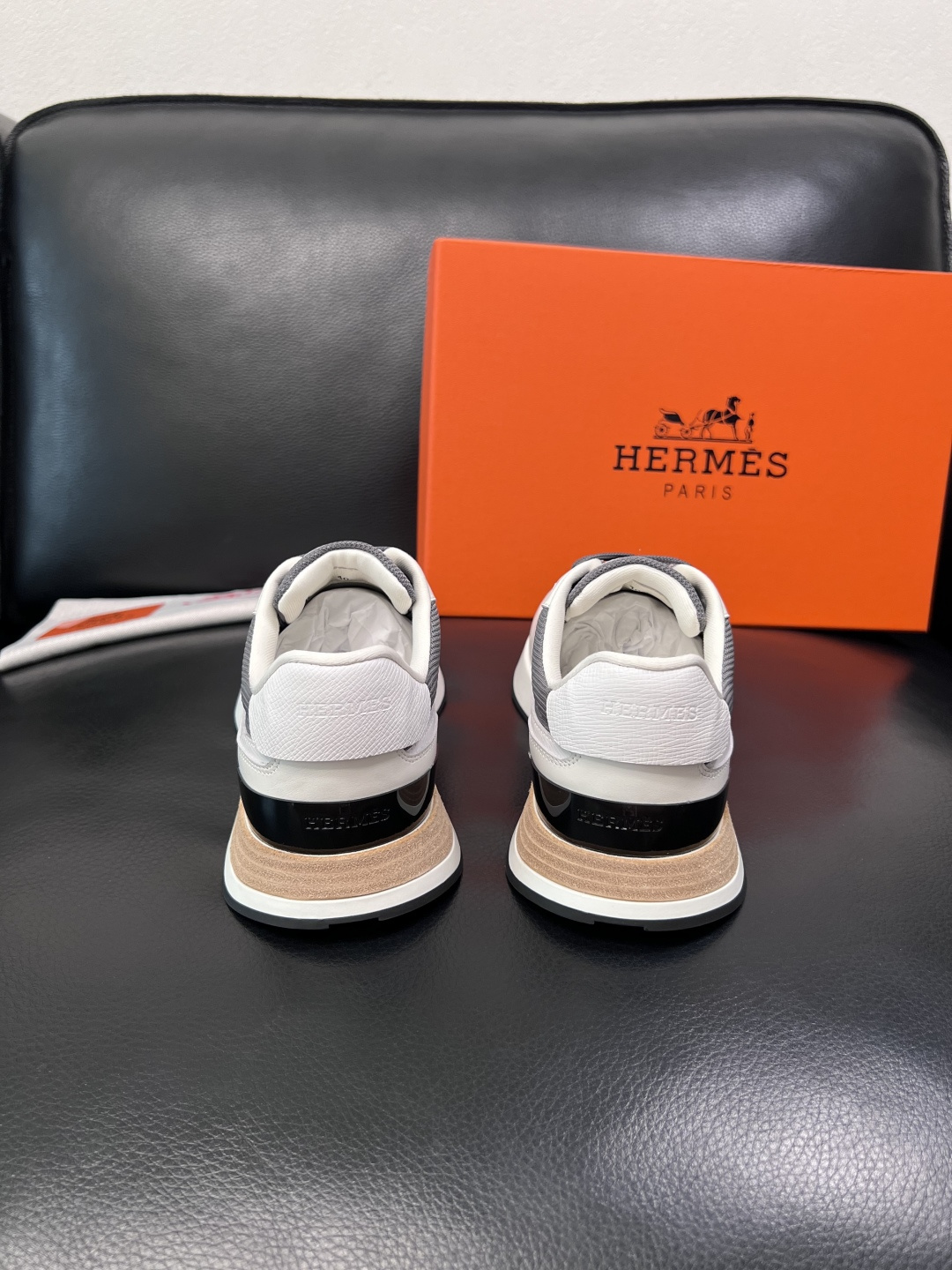 Hermes  高品质  顶级工艺品  爱马仕 专柜同步 原厂配置，意大利进口原版牛皮面料，高品质拼接工
