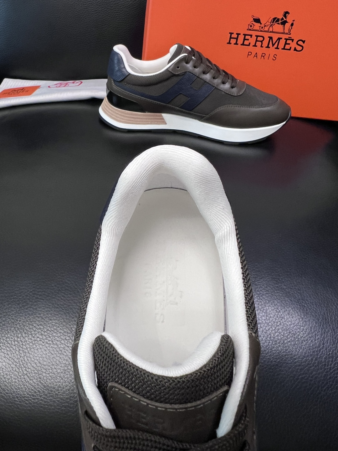 Hermes  高品质  顶级工艺品  爱马仕 专柜同步 原厂配置，意大利进口原版牛皮面料，高品质拼接工