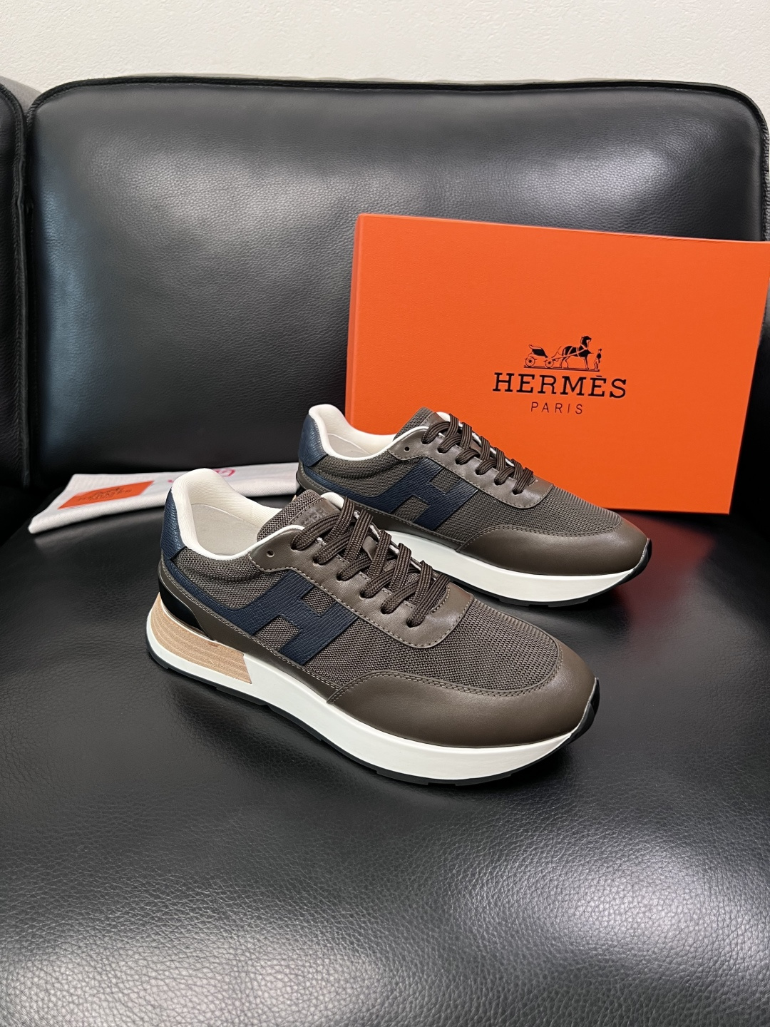 Hermes  高品质  顶级工艺品  爱马仕 专柜同步 原厂配置，意大利进口原版牛皮面料，高品质拼接工