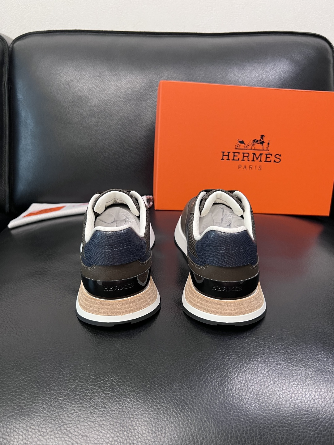 Hermes  高品质  顶级工艺品  爱马仕 专柜同步 原厂配置，意大利进口原版牛皮面料，高品质拼接工
