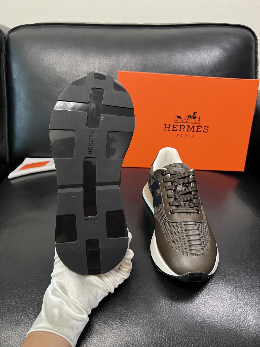 Hermes  高品质  顶级工艺品  爱马仕 专柜同步 原厂配置，意大利进口原版牛皮面料，高品质拼接工