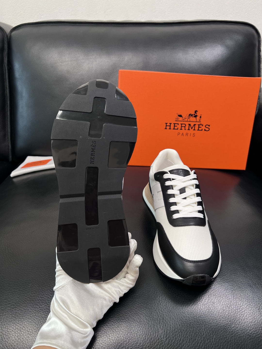 Hermes  高品质  顶级工艺品  爱马仕 专柜同步 原厂配置，意大利进口原版牛皮面料，高品质拼接工