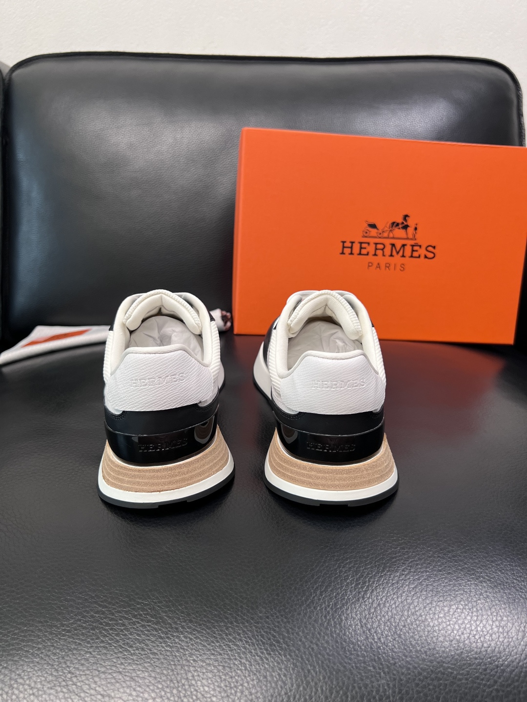 Hermes  高品质  顶级工艺品  爱马仕 专柜同步 原厂配置，意大利进口原版牛皮面料，高品质拼接工