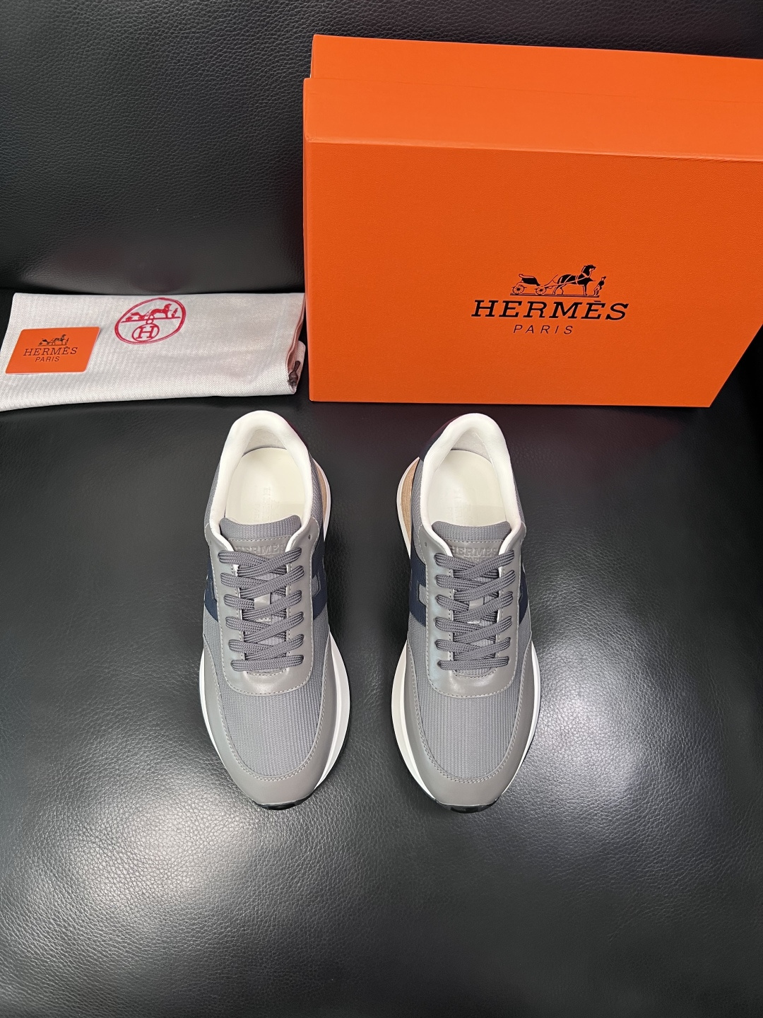 Hermes  高品质  顶级工艺品  爱马仕 专柜同步 原厂配置，意大利进口原版牛皮面料，高品质拼接工