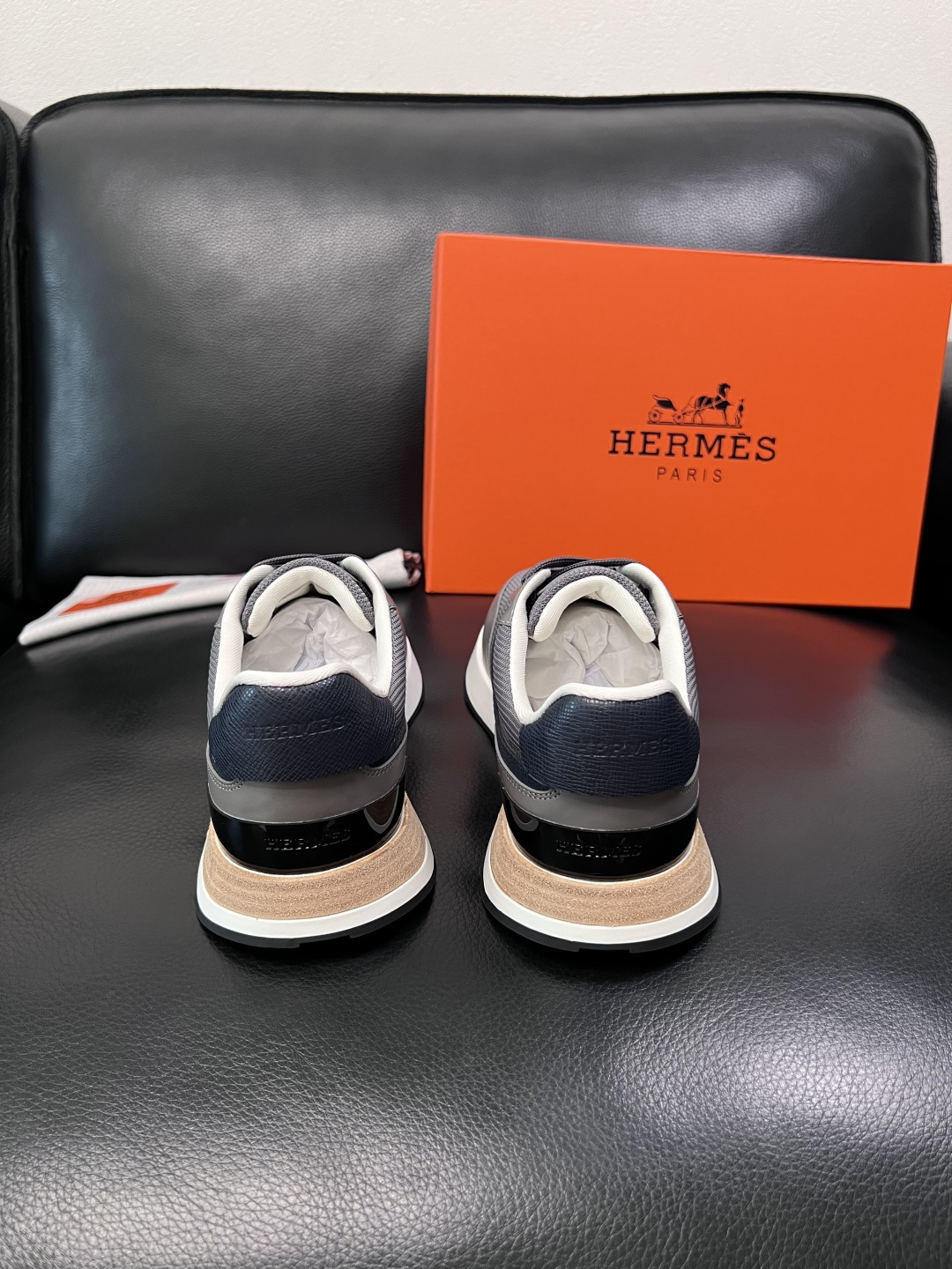 Hermes  高品质  顶级工艺品  爱马仕 专柜同步 原厂配置，意大利进口原版牛皮面料，高品质拼接工