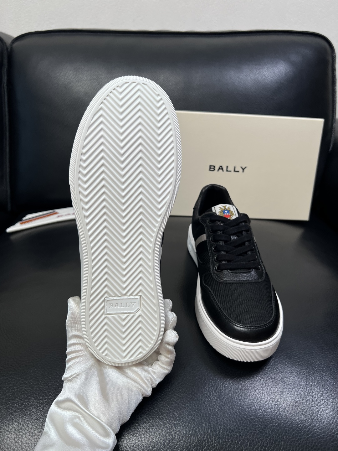 BALLY  高品质  顶级工艺品  巴利 专柜同原厂配置 ，鞋面意大利进口牛皮面料，进口水染牛皮里垫 