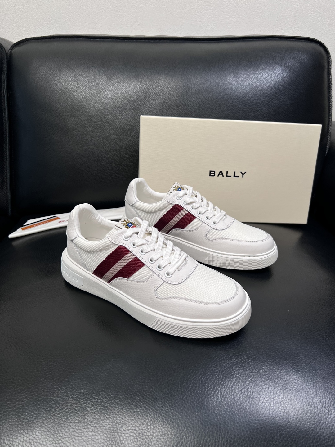 BALLY  高品质  顶级工艺品  巴利 专柜同原厂配置 ，鞋面意大利进口牛皮面料，进口水染牛皮里垫 