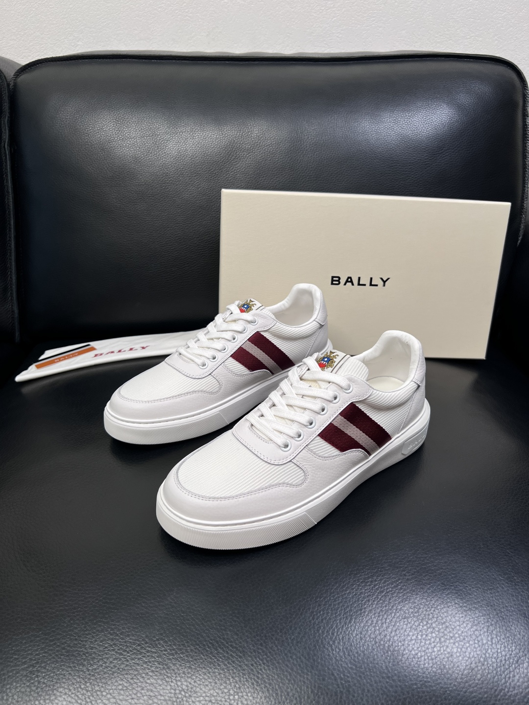 BALLY  高品质  顶级工艺品  巴利 专柜同原厂配置 ，鞋面意大利进口牛皮面料，进口水染牛皮里垫 