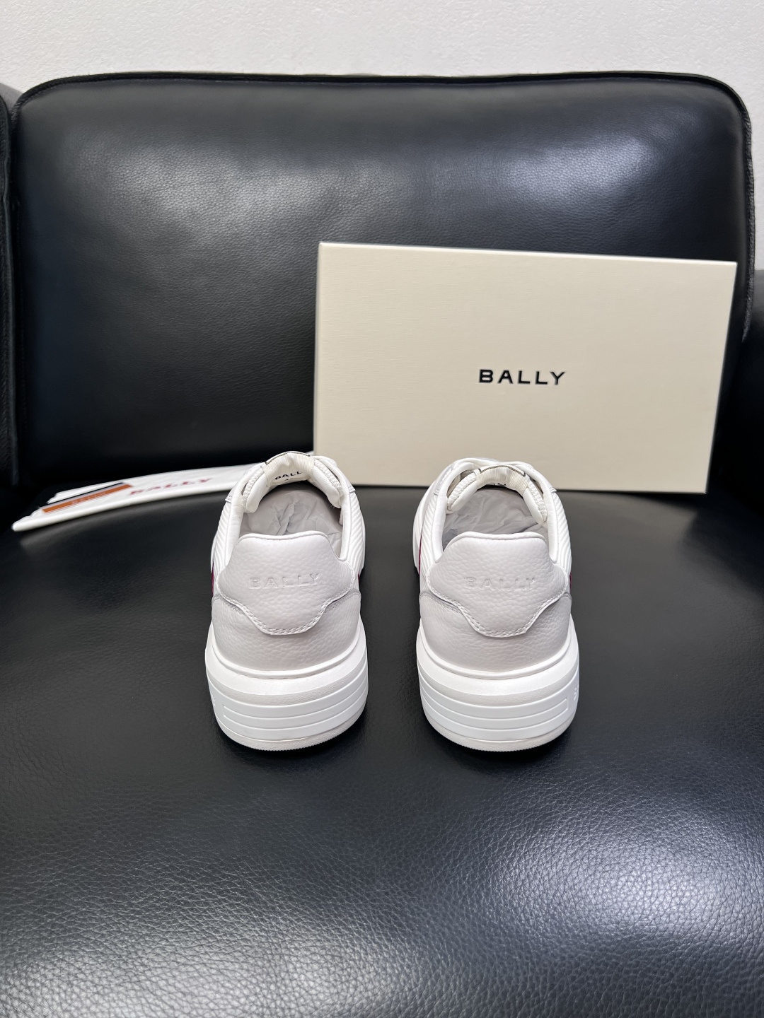 BALLY  高品质  顶级工艺品  巴利 专柜同原厂配置 ，鞋面意大利进口牛皮面料，进口水染牛皮里垫 