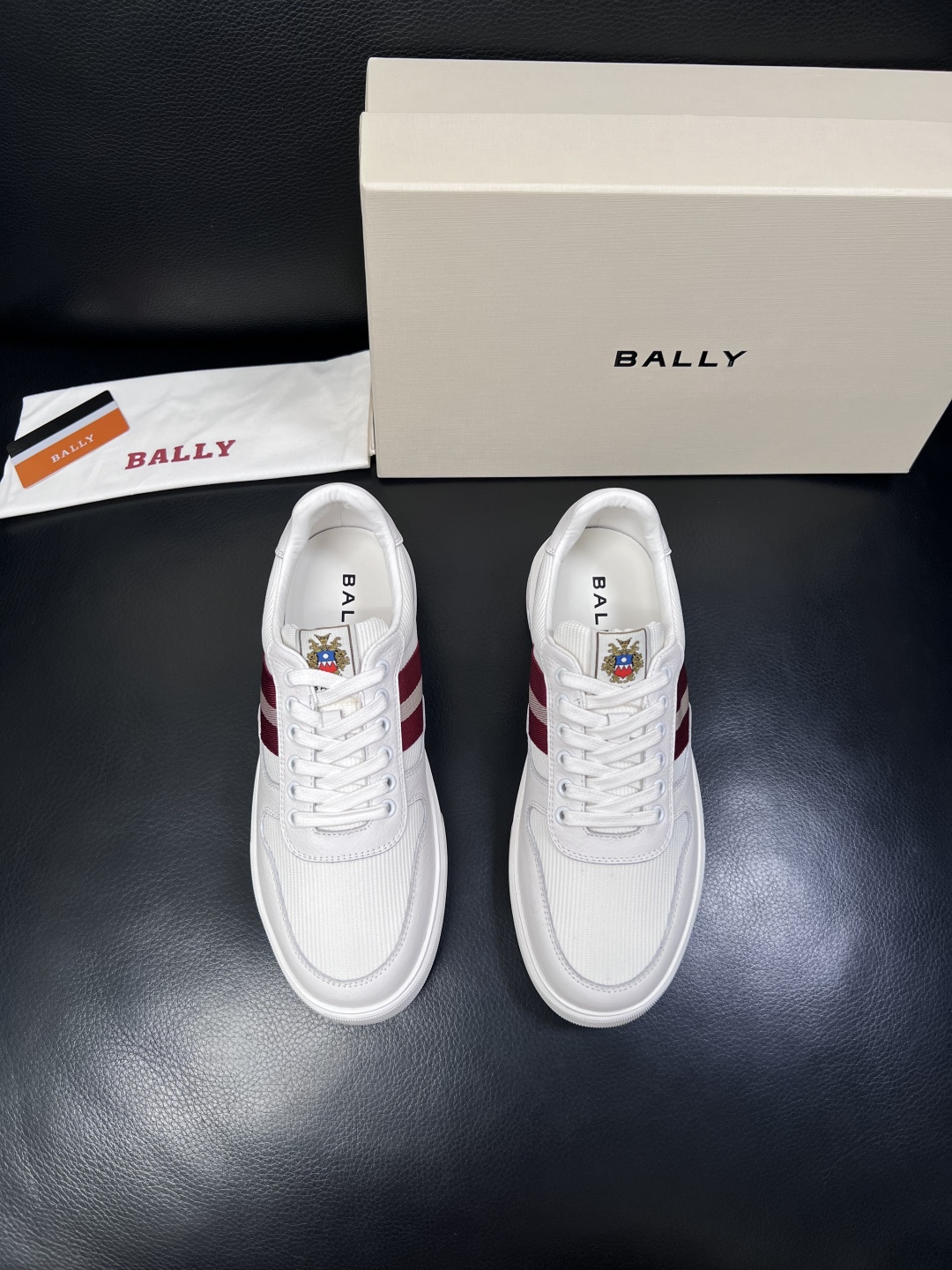BALLY  高品质  顶级工艺品  巴利 专柜同原厂配置 ，鞋面意大利进口牛皮面料，进口水染牛皮里垫 