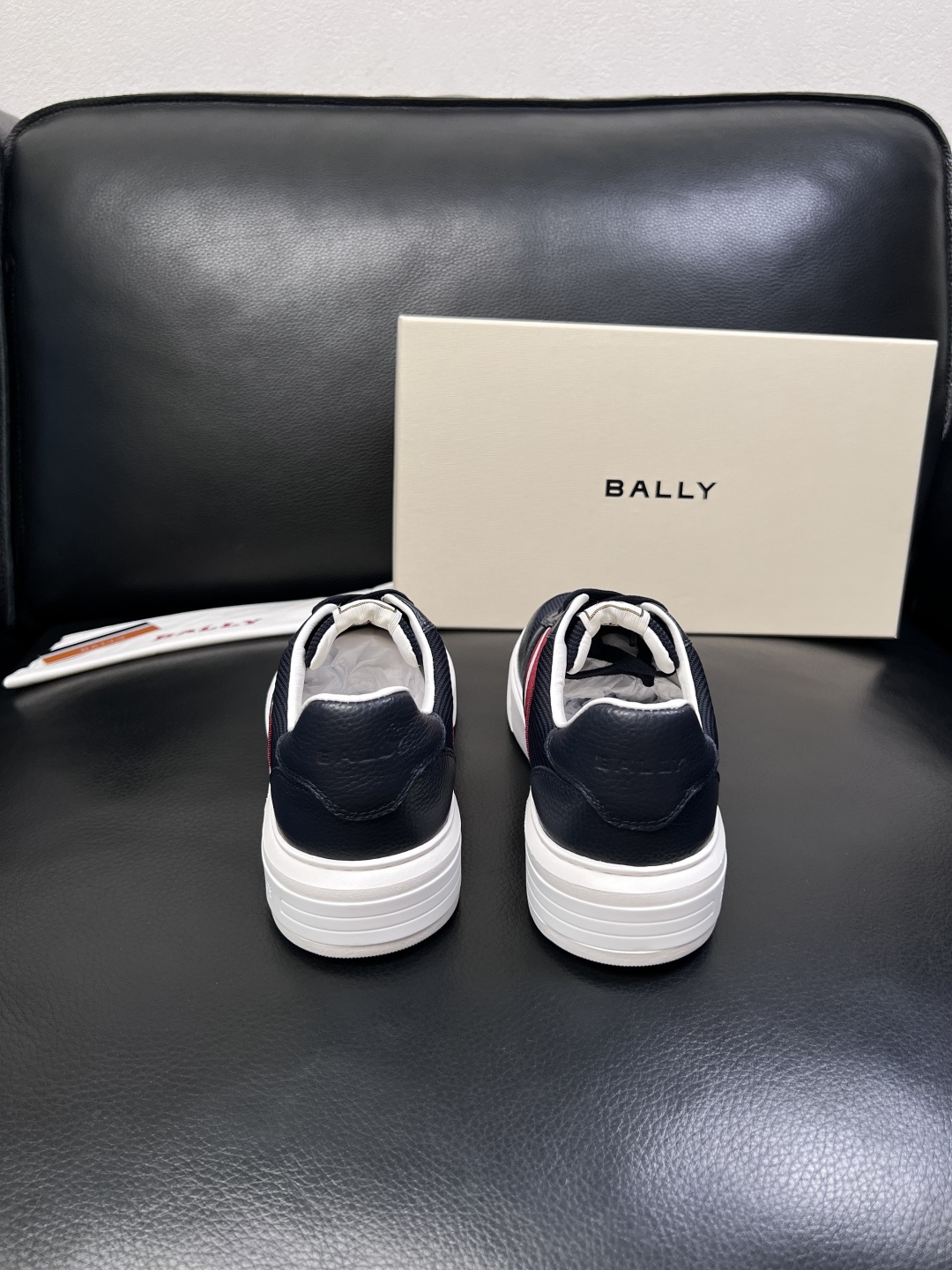 BALLY  高品质  顶级工艺品  巴利 专柜同原厂配置 ，鞋面意大利进口牛皮面料，进口水染牛皮里垫 