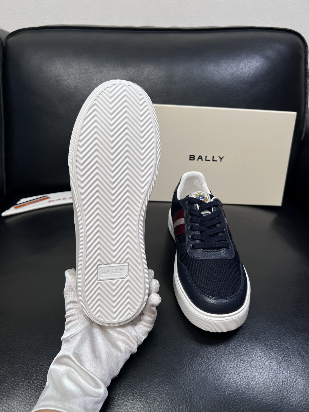 BALLY  高品质  顶级工艺品  巴利 专柜同原厂配置 ，鞋面意大利进口牛皮面料，进口水染牛皮里垫 