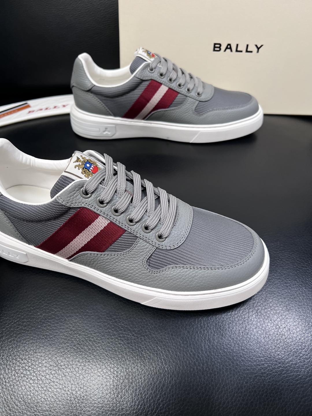BALLY  高品质  顶级工艺品  巴利 专柜同原厂配置 ，鞋面意大利进口牛皮面料，进口水染牛皮里垫 