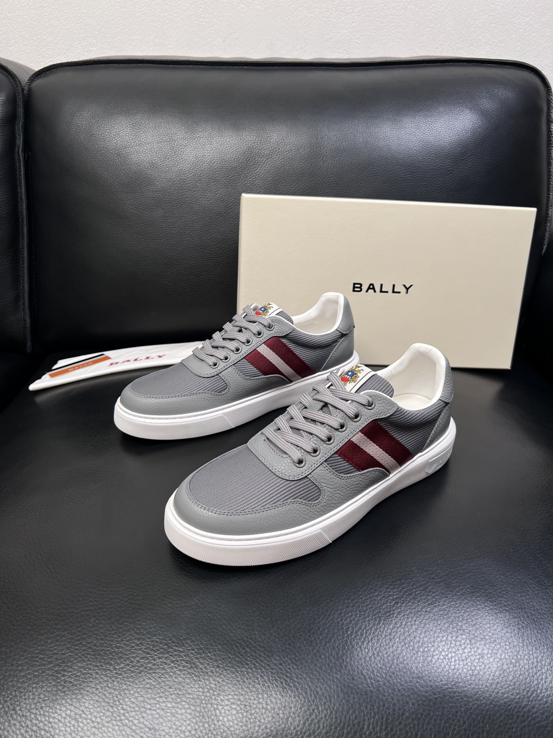 BALLY  高品质  顶级工艺品  巴利 专柜同原厂配置 ，鞋面意大利进口牛皮面料，进口水染牛皮里垫 