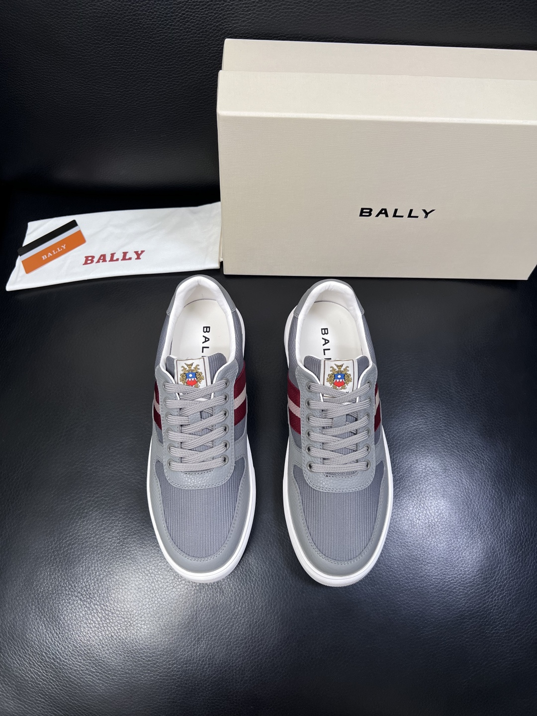 BALLY  高品质  顶级工艺品  巴利 专柜同原厂配置 ，鞋面意大利进口牛皮面料，进口水染牛皮里垫 