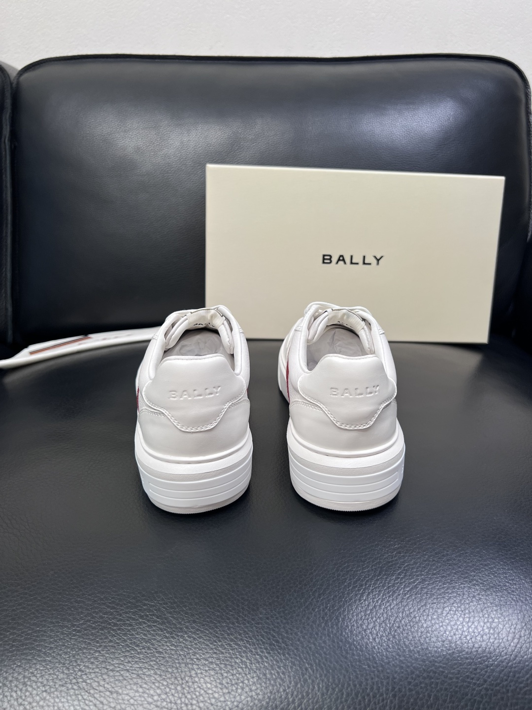 BALLY  高品质  顶级工艺品  巴利 专柜同原厂配置 ，鞋面意大利进口牛皮面料，进口水染牛皮里垫 