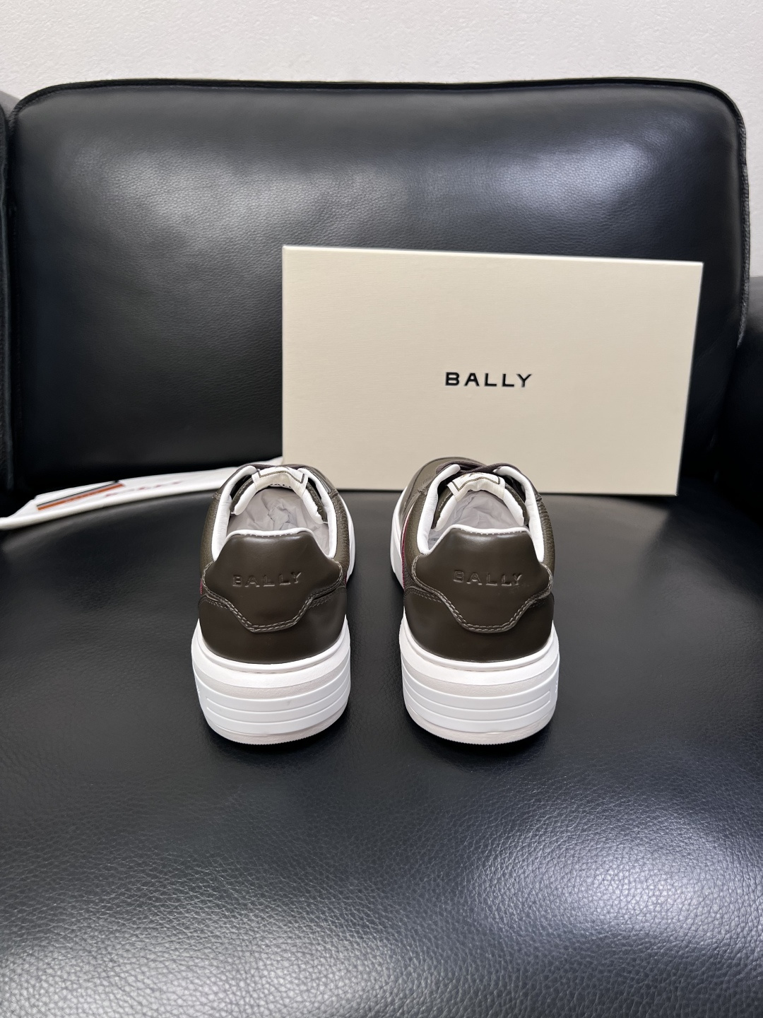 BALLY  高品质  顶级工艺品  巴利 专柜同原厂配置 ，鞋面意大利进口牛皮面料，进口水染牛皮里垫 
