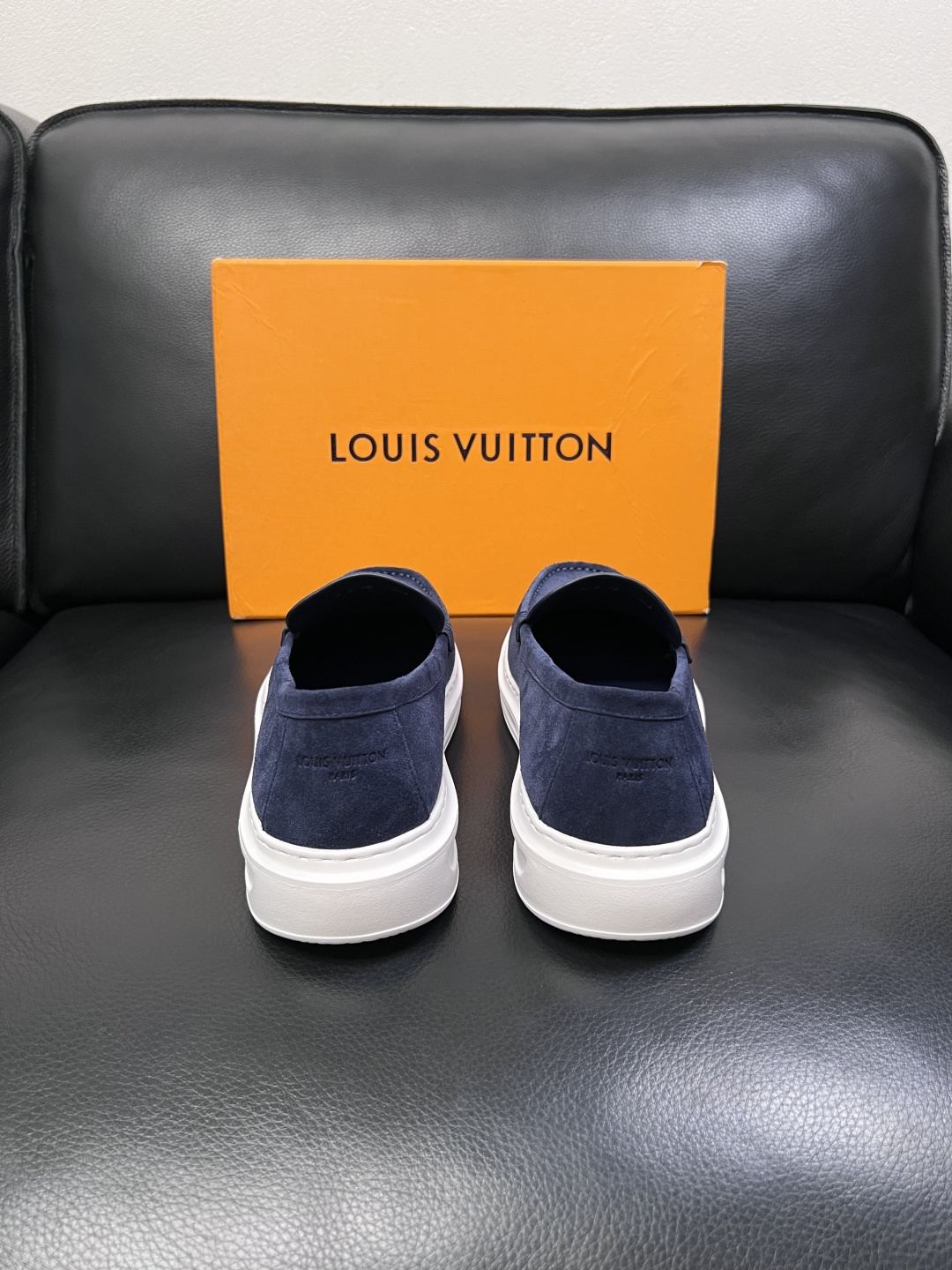 Lv  高品质  顶级工艺品  路易威登，运动板鞋专柜同步，鞋面意大利进口，高品质拼接缤纷色彩复杂工艺品