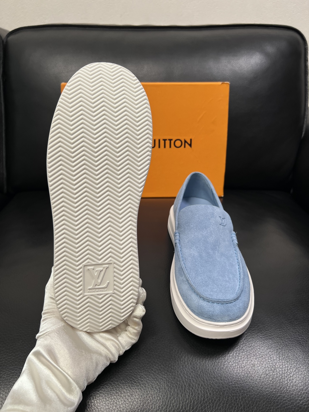 Lv  高品质  顶级工艺品  路易威登，运动板鞋专柜同步，鞋面意大利进口，高品质拼接缤纷色彩复杂工艺品