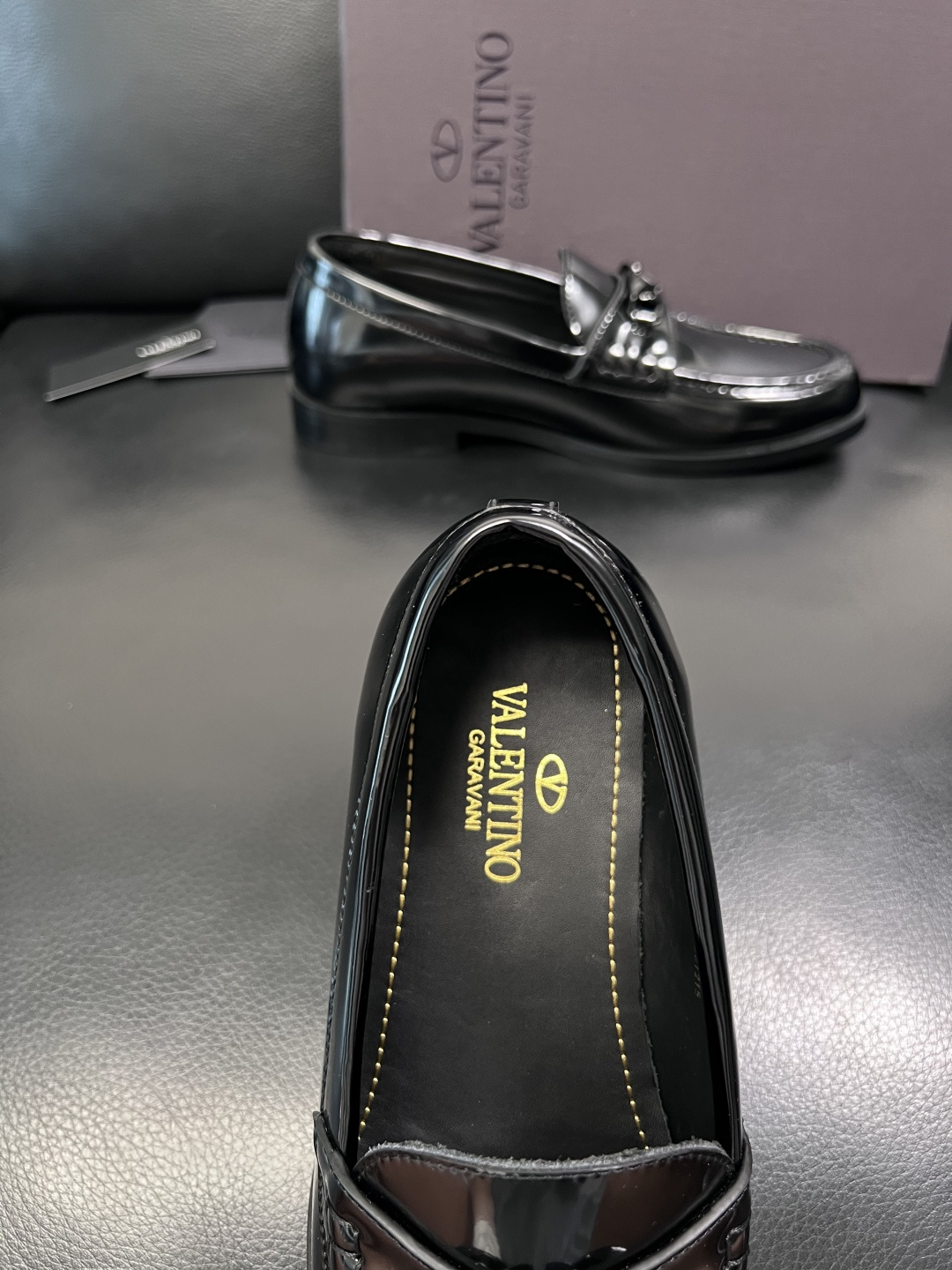 VALENTINO  高品质  顶级工艺品  华伦天奴，皮鞋专柜同步，鞋面意大利进口，高品质复杂工艺品，