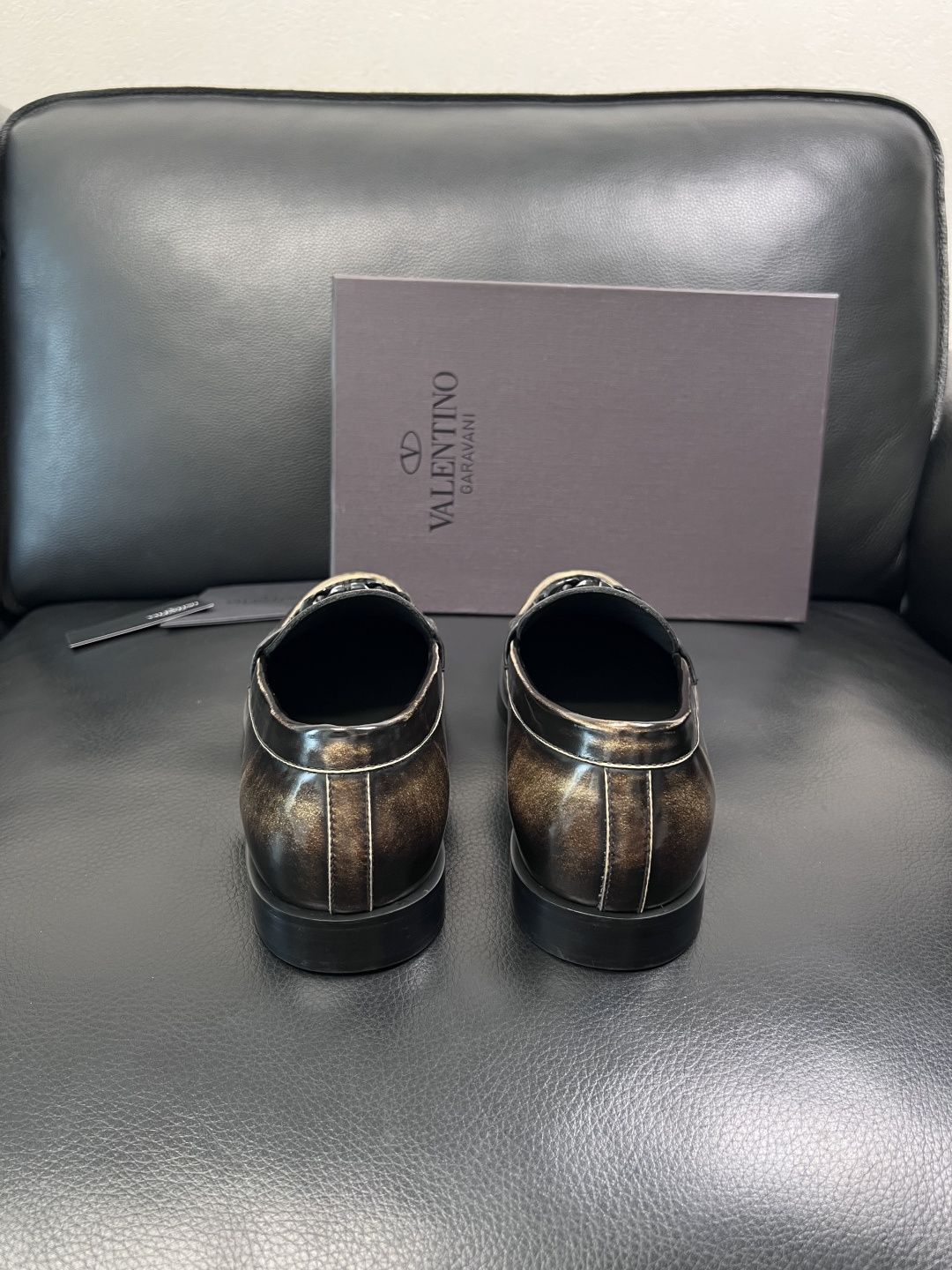 VALENTINO  高品质  顶级工艺品  华伦天奴，皮鞋专柜同步，鞋面意大利进口，高品质复杂工艺品，